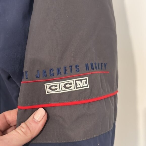 Vintage CCM Columbus Blue Jackets Winter Coat Jacket - Picture 7 of 13